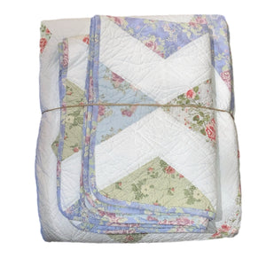 Piquant Queen Size Quilt And Pillow Shams